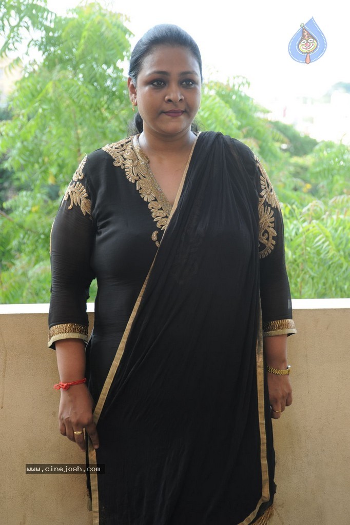 Shakila Stills - 9 / 22 photos