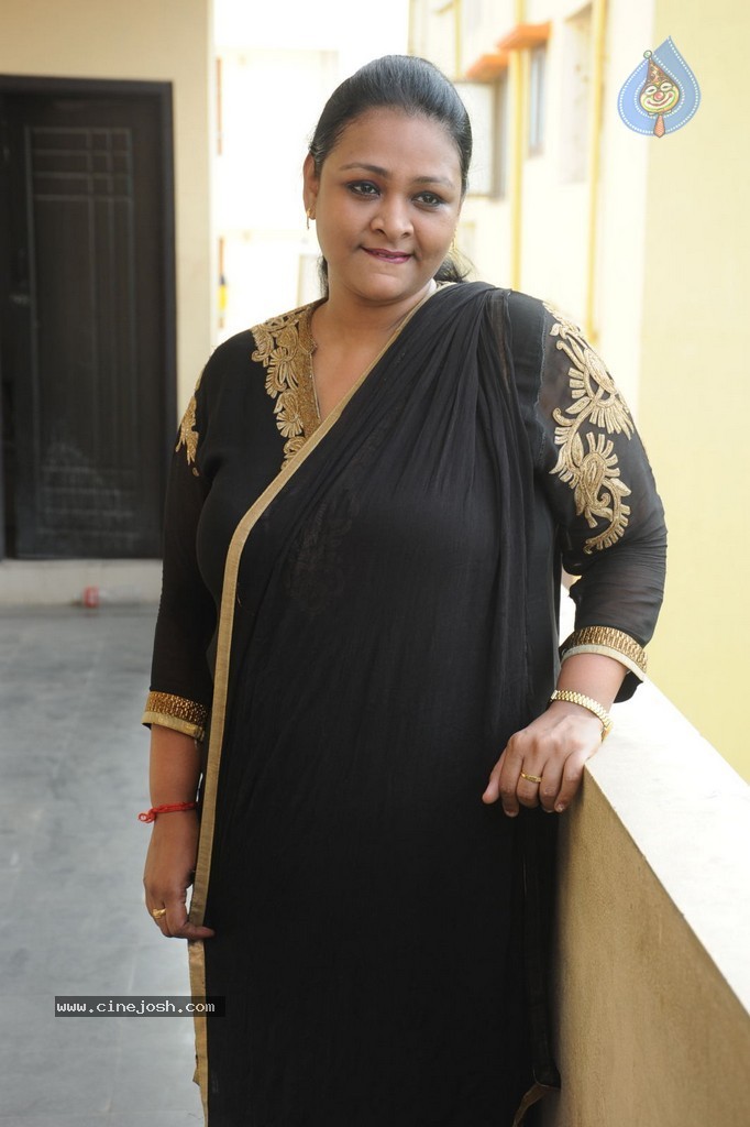Shakila Stills - 21 / 22 photos