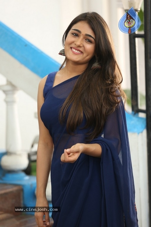 Shalini Pandey Latest Photos - 13 / 20 photos