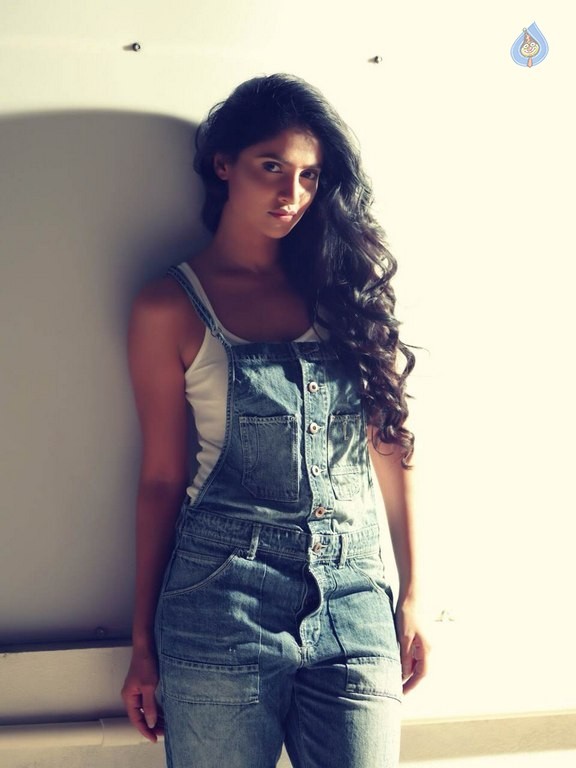 Shalini Vadnikatti New Photos - 1 / 34 photos
