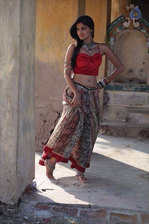 Shalini Vadnikatti New Photos - 29 / 34 photos