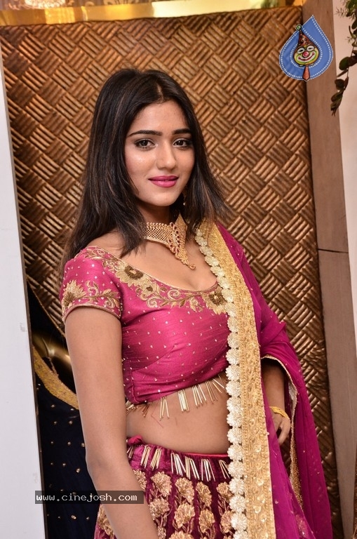 Shalu Gallery - 11 / 20 photos