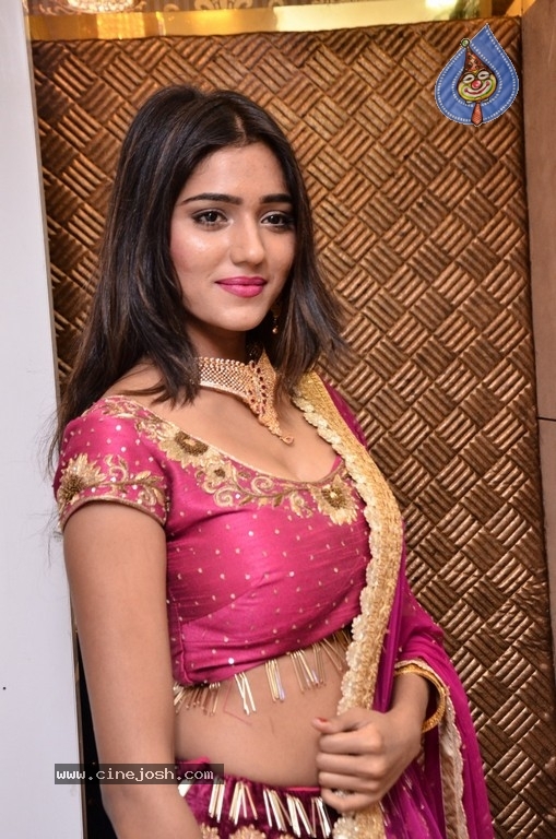 Shalu Gallery - 13 / 20 photos