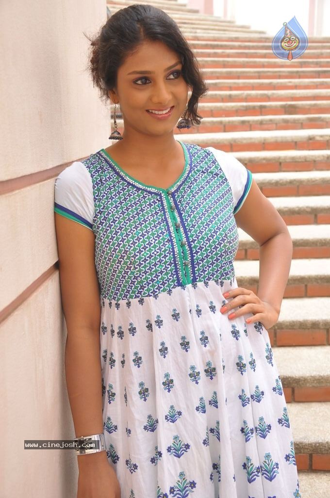 Shama Singh New Stills - 39 / 52 photos