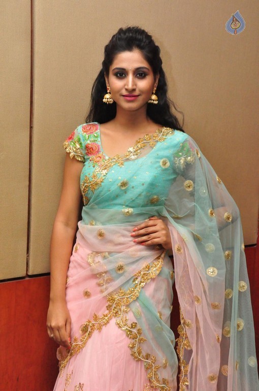 Shamili New Gallery - 9 / 30 photos