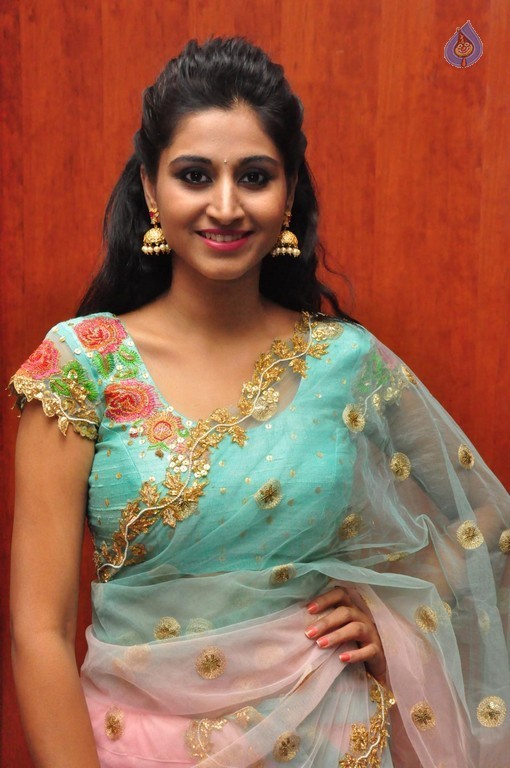Shamili New Gallery - 18 / 30 photos