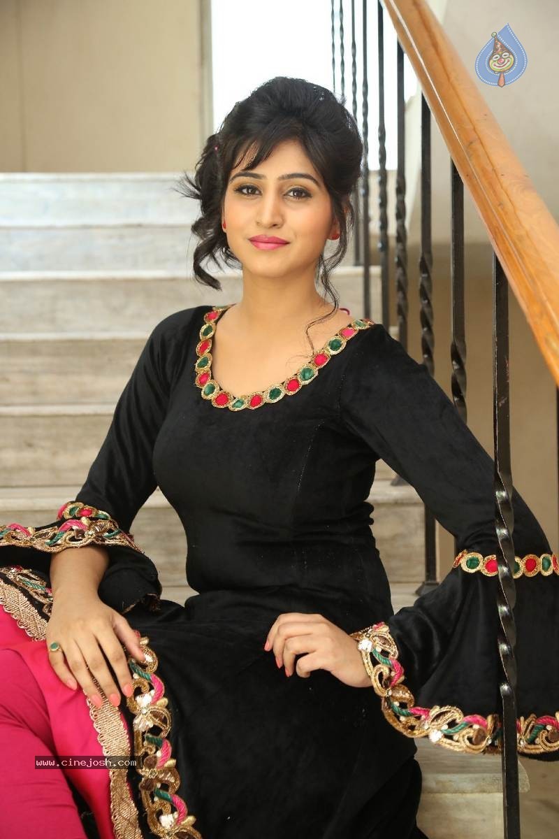 Shamili Photos - 33 / 60 photos