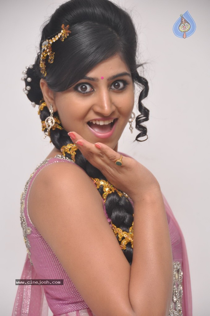 Shamili Stills - 27 / 53 photos