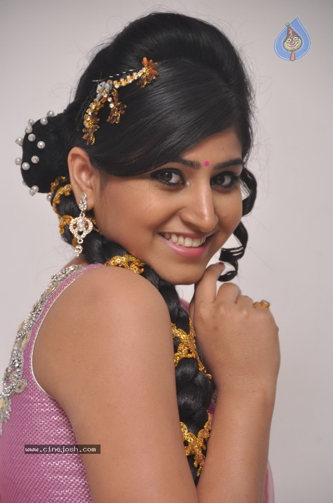 Shamili Stills - 46 / 53 photos