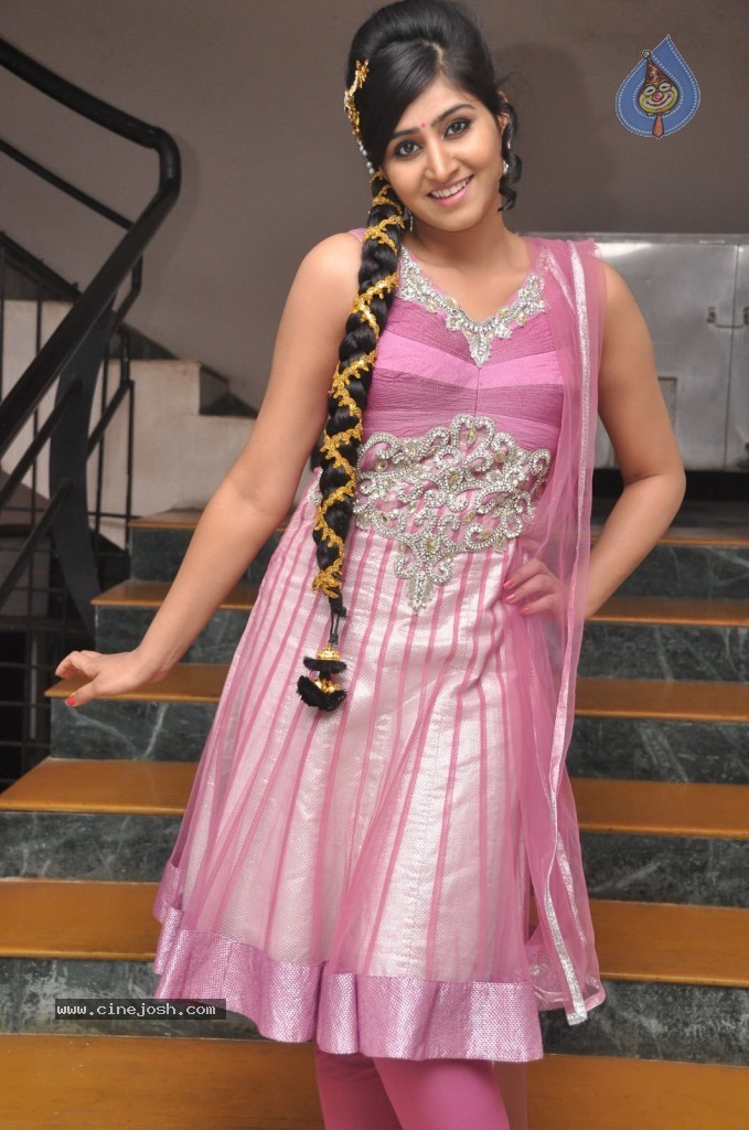 Shamili Stills - 47 / 53 photos