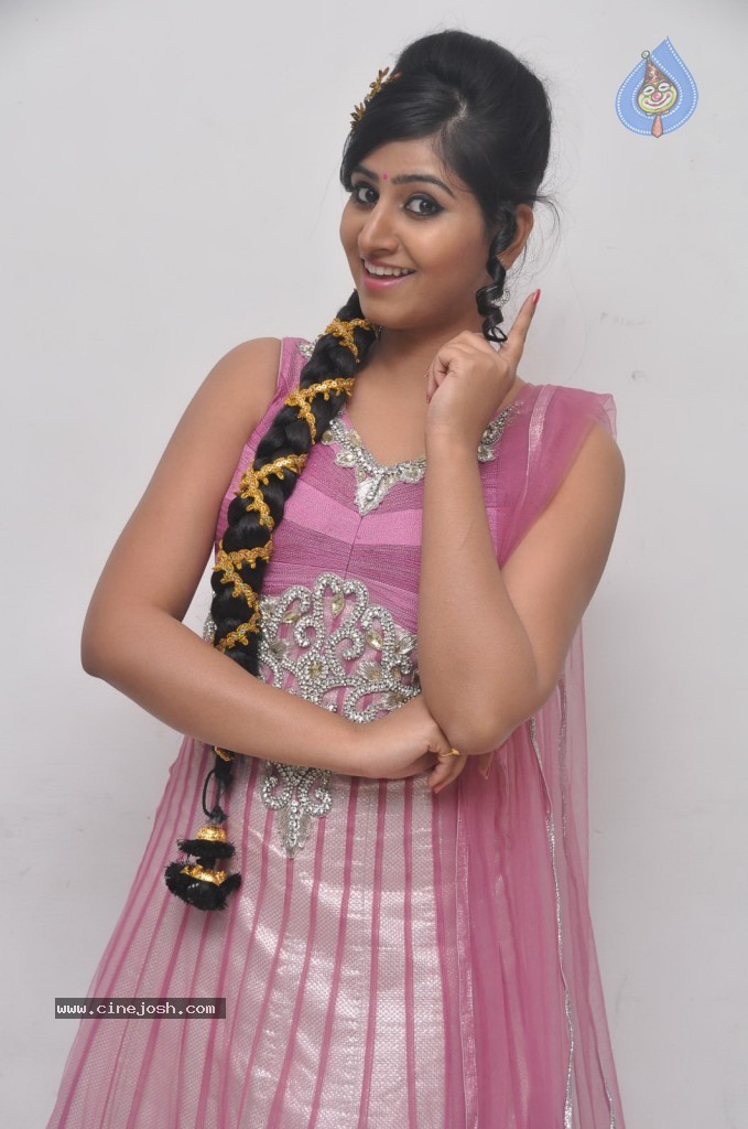 Shamili Stills - 48 / 53 photos