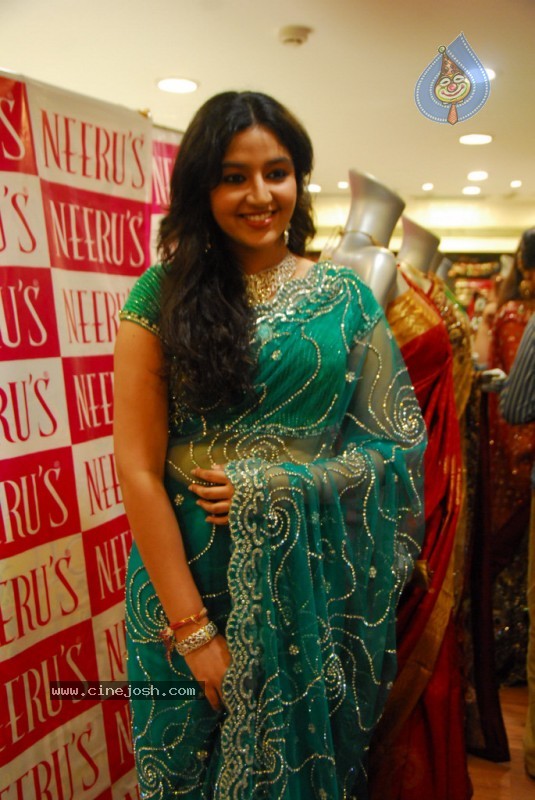 Shanti Rao at Neeru's Shopping Mall - 10 / 52 photos