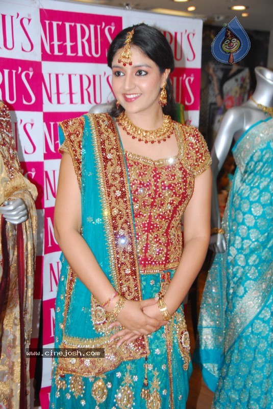 Shanti Rao at Neeru's Shopping Mall - 20 / 52 photos