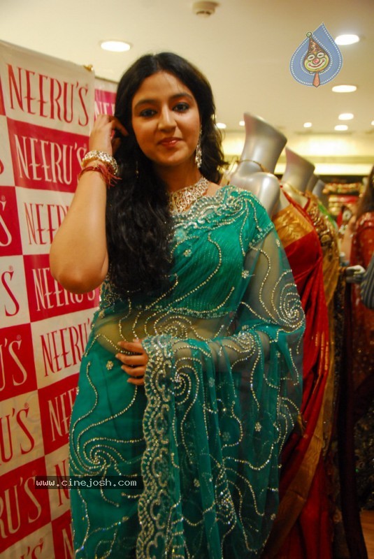 Shanti Rao at Neeru's Shopping Mall - 32 / 52 photos