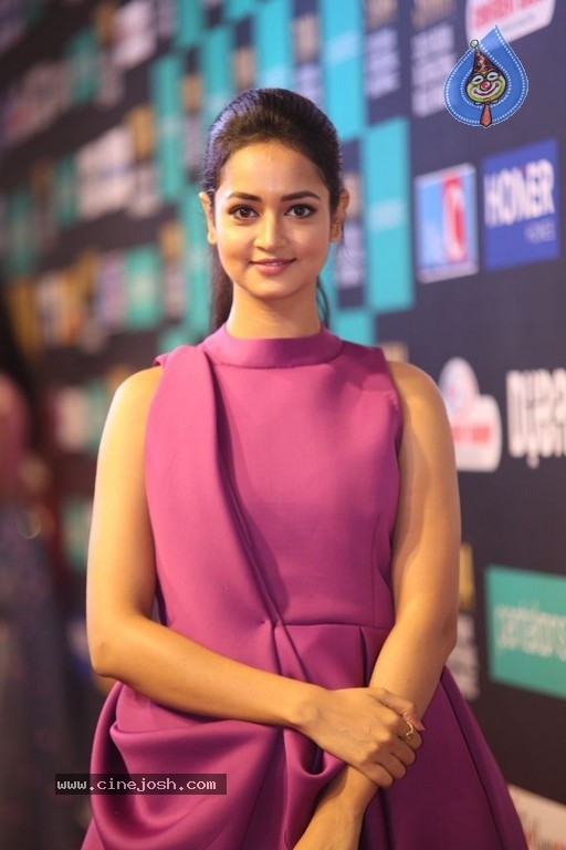 Shanvi Srivastava Gallery Photo 12 Of 16