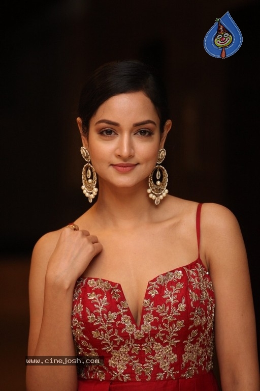 Shanvi Srivastava Pics - 3 / 21 photos