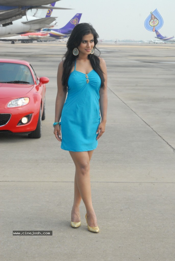 Sharmila Mandre New Hot Stills - 2 / 69 photos