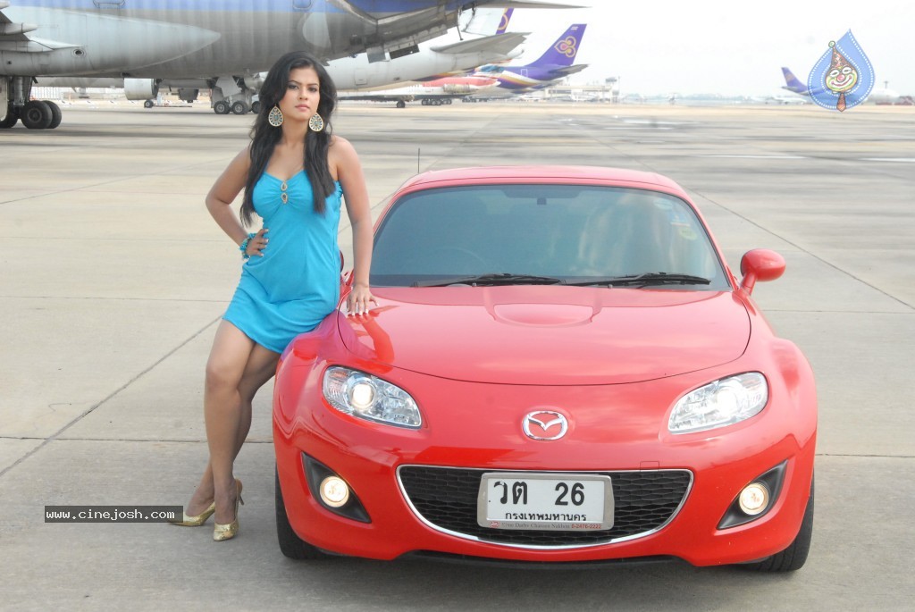 Sharmila Mandre New Stills - 15 / 20 photos