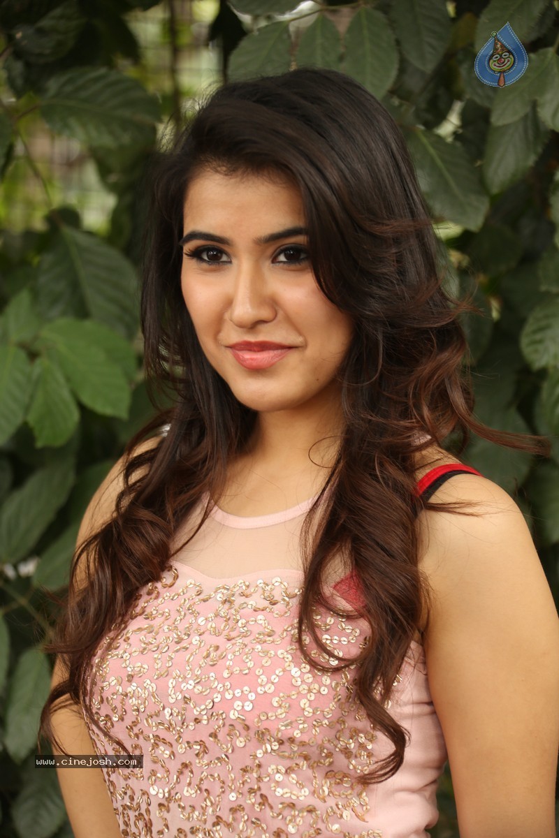 Sheena Bajaj Stills - 13 / 62 photos