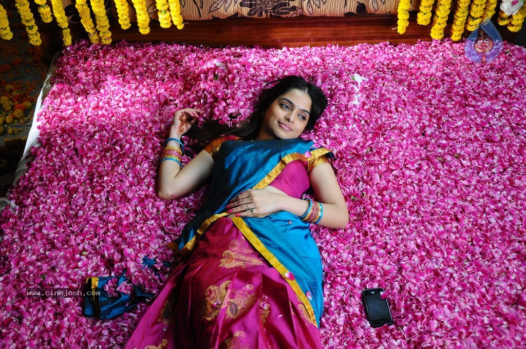 Sheena Hot Pics - 24 / 38 photos