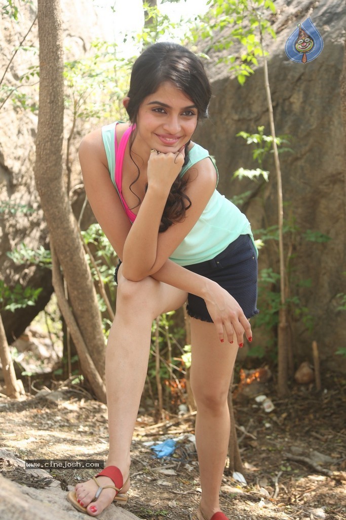 Sheena Latest Hot Pics - 10 / 110 photos