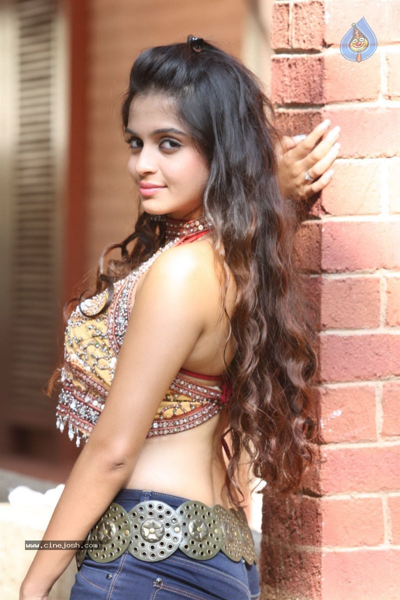 Sheena Shahabadi New Photos - 23 / 25 photos