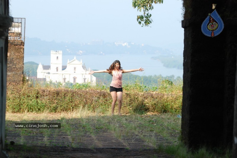 Sheena Shahabadi Stills  - 44 / 85 photos