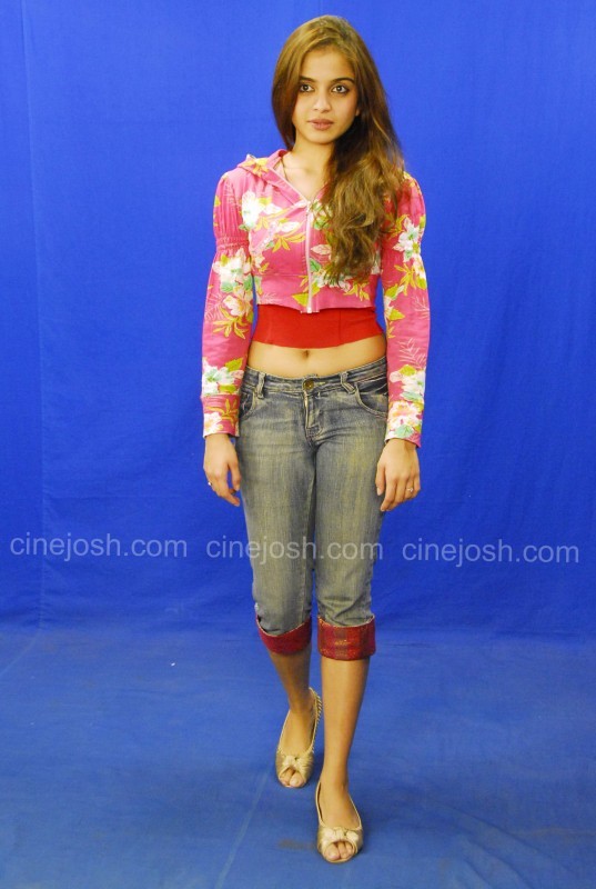 Sheena Stills (CineJosh Exclusive) - 27 / 41 photos