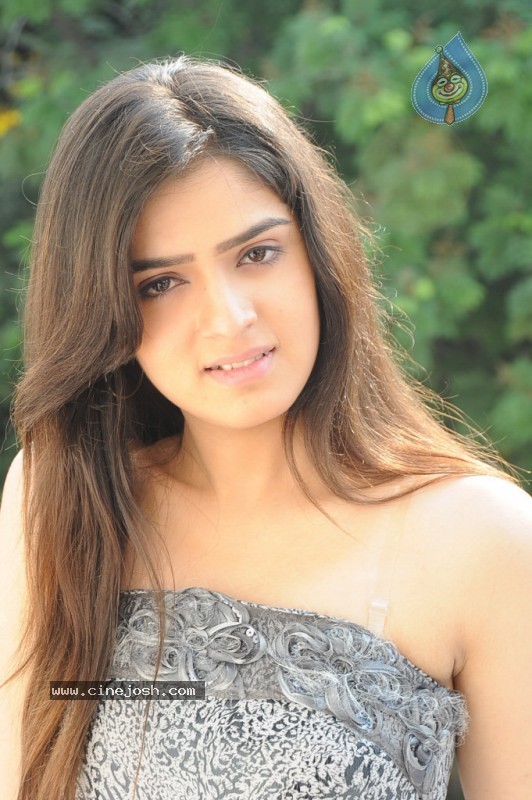 Shefali Sharma Gallery - 11 / 35 photos