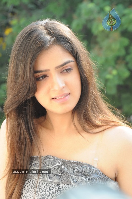 Shefali Sharma Gallery - 21 / 35 photos