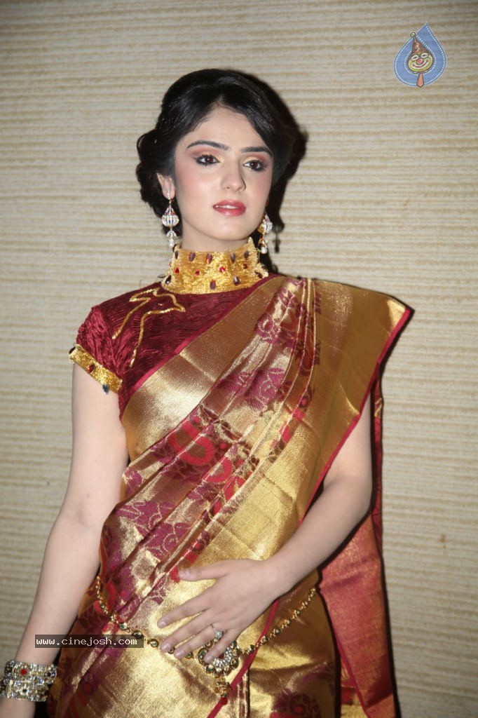 Shefali Sharma Latest Photos - 17 / 61 photos