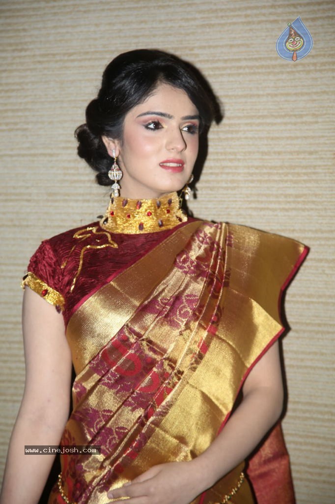 Shefali Sharma Latest Photos - 36 / 61 photos