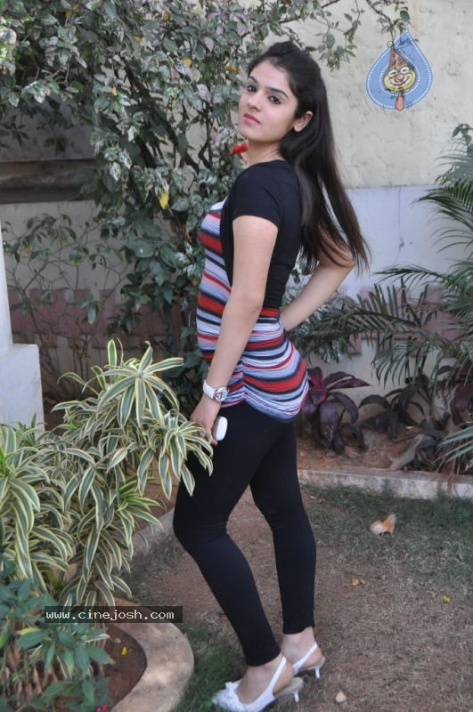 Shefali Sharma New Stills - 9 / 32 photos