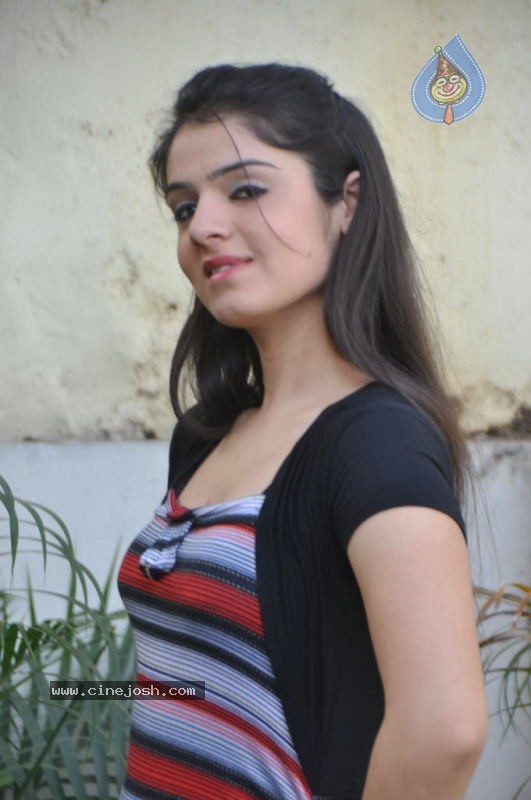 Shefali Sharma New Stills - 12 / 32 photos