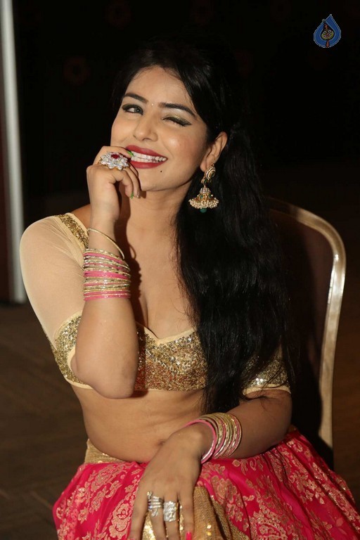 Shikha Malhotra Photos - 7 / 54 photos