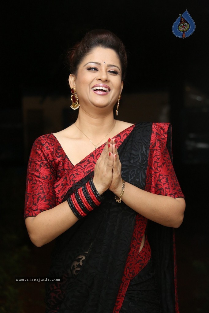 Shilpa Chakravarthy Latest Gallery - 51 / 97 photos