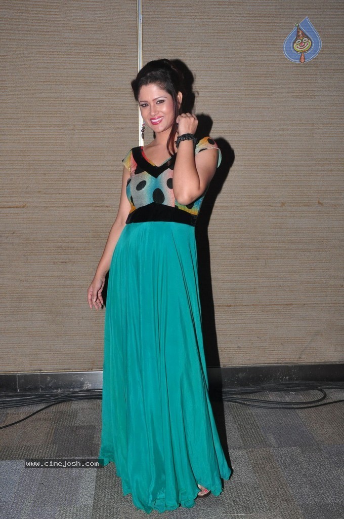 Shilpa Chakravarthy Latest Photos - 29 / 42 photos