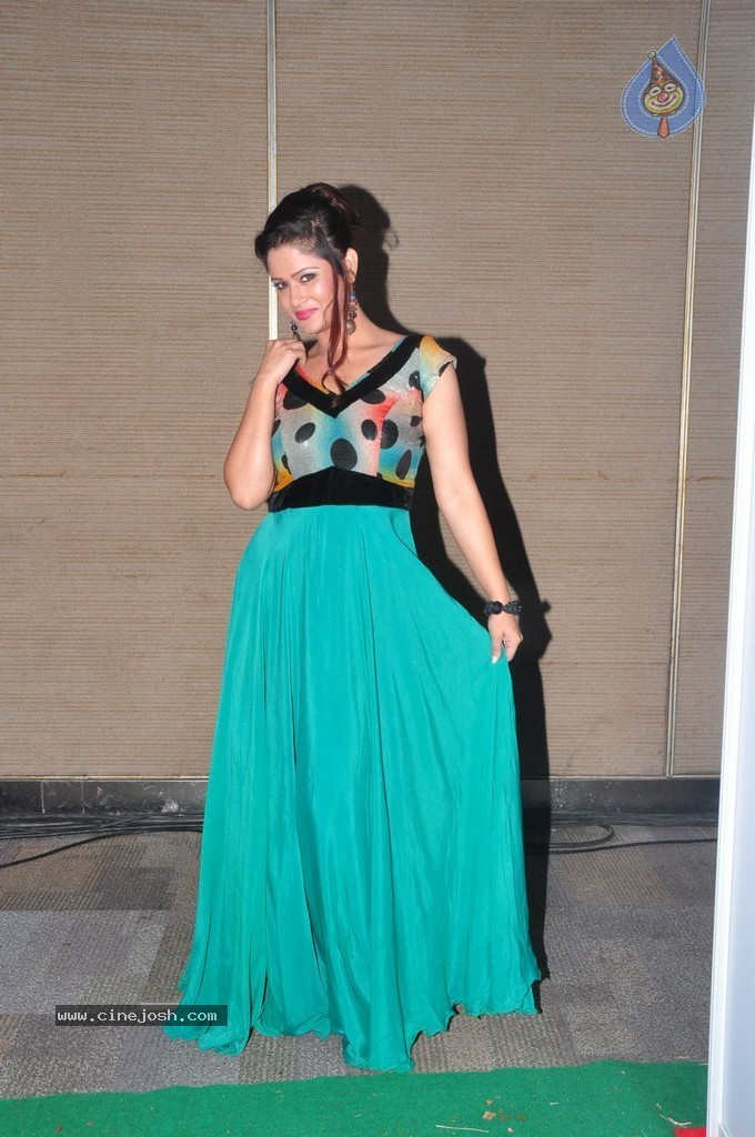 Shilpa Chakravarthy Latest Photos - 34 / 42 photos