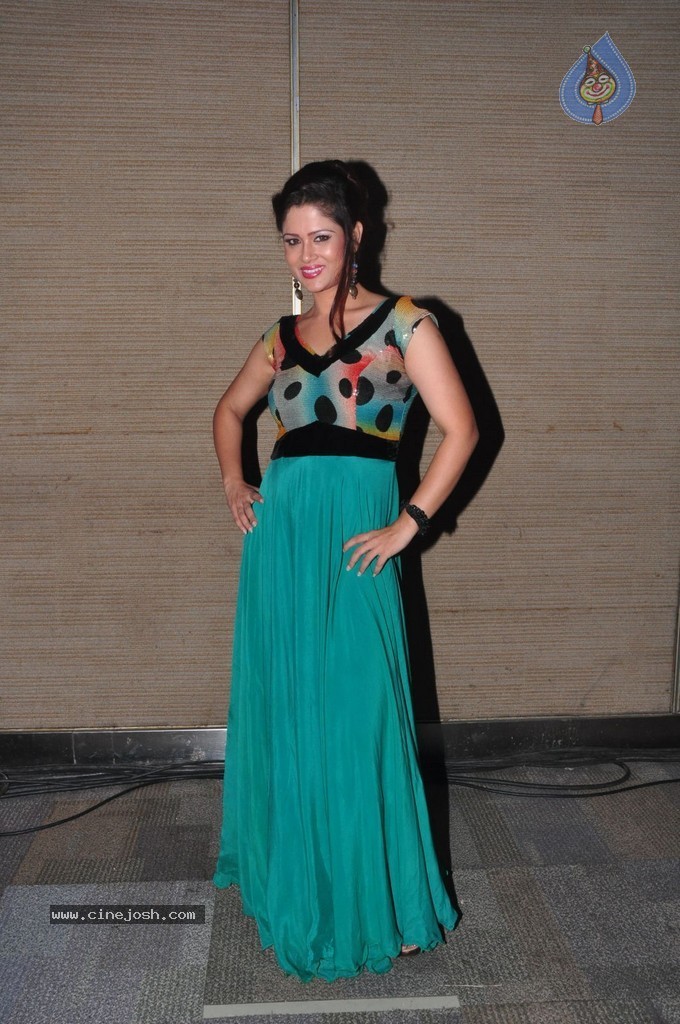 Shilpa Chakravarthy Latest Photos - 41 / 42 photos