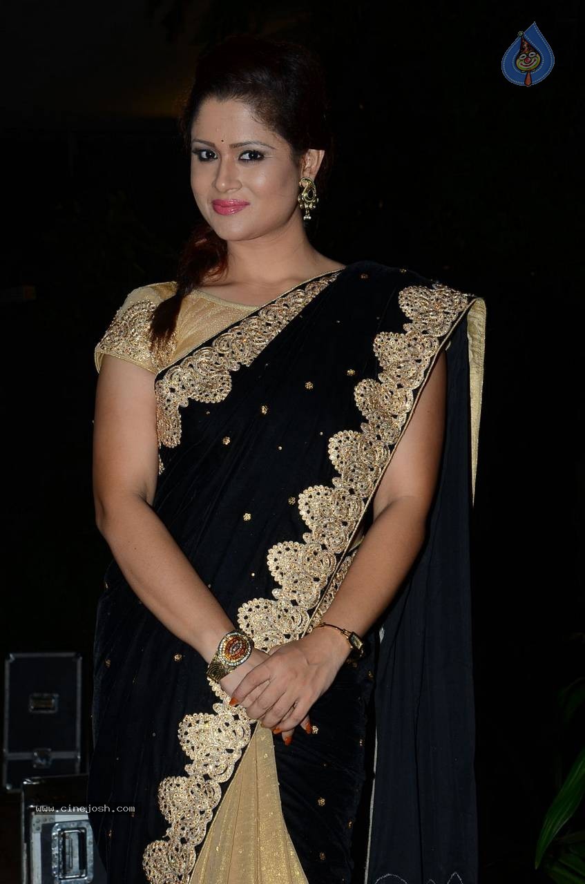 Shilpa Chakravarthy New Pics - 15 / 22 photos