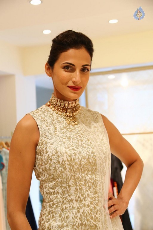 Shilpa Reddy New Pics - 7 / 41 photos