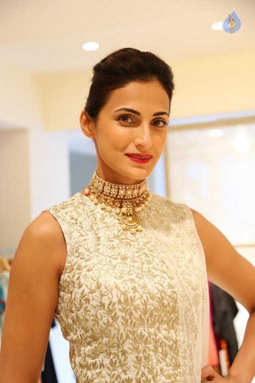 Shilpa Reddy New Pics - 15 / 41 photos