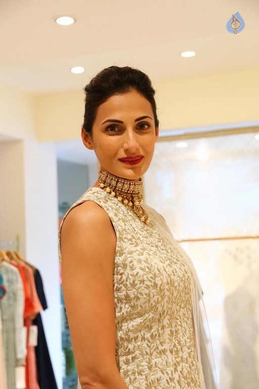 Shilpa Reddy New Pics - 24 / 41 photos
