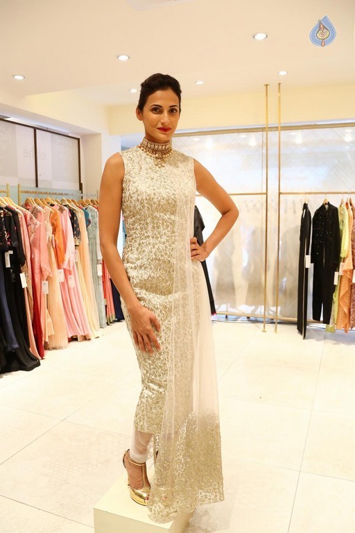 Shilpa Reddy New Pics - 26 / 41 photos