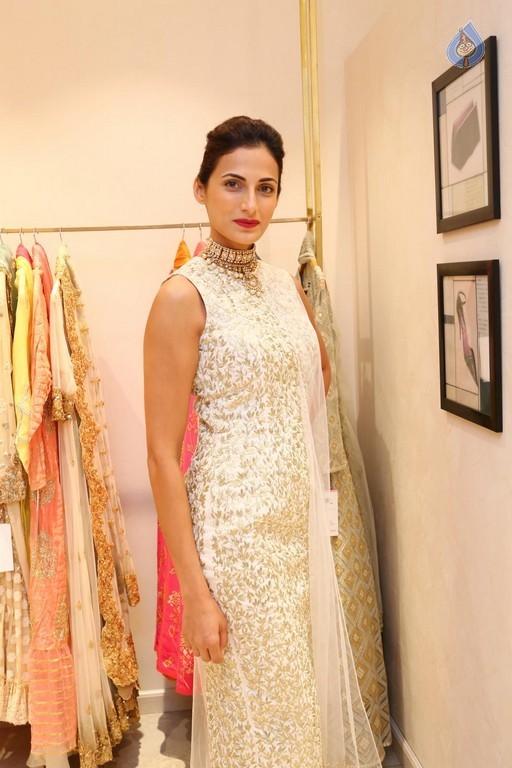 Shilpa Reddy New Pics - 29 / 41 photos
