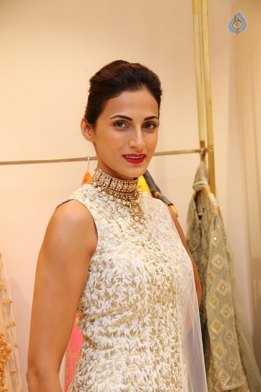 Shilpa Reddy New Pics - 40 / 41 photos