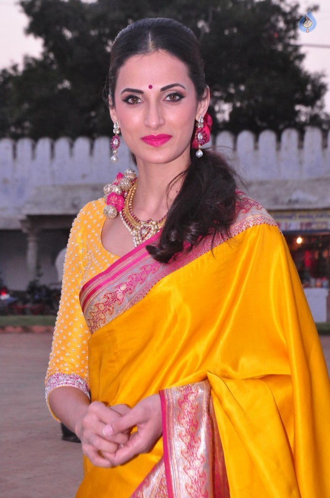 Shilpa Reddy Pics - 13 / 35 photos