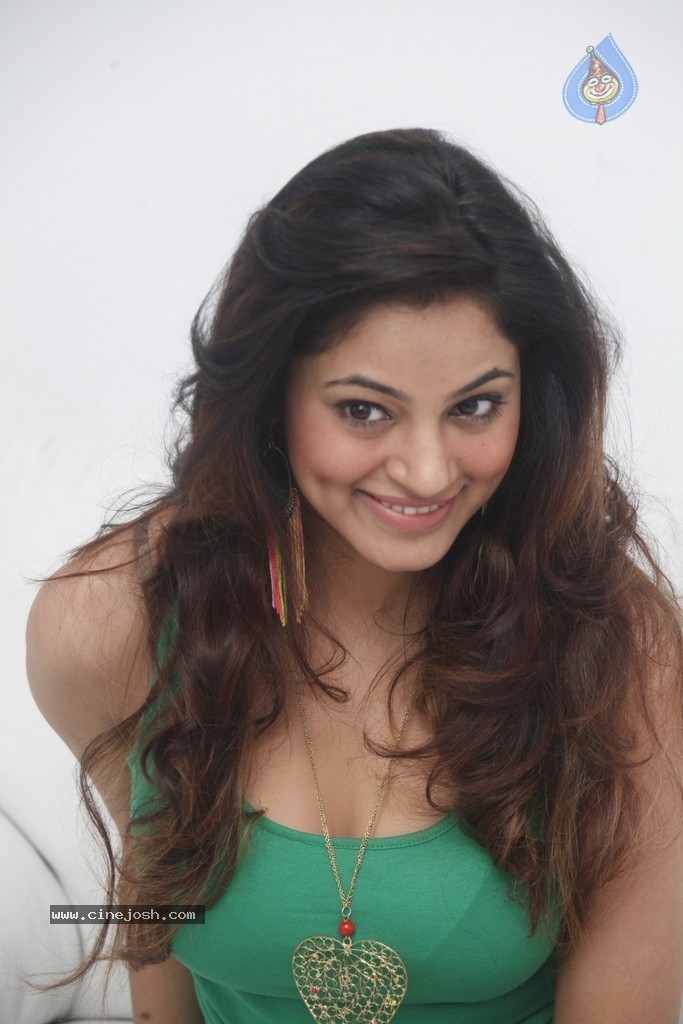 Shilpi Sharma Hot Gallery - 114 / 178 photos