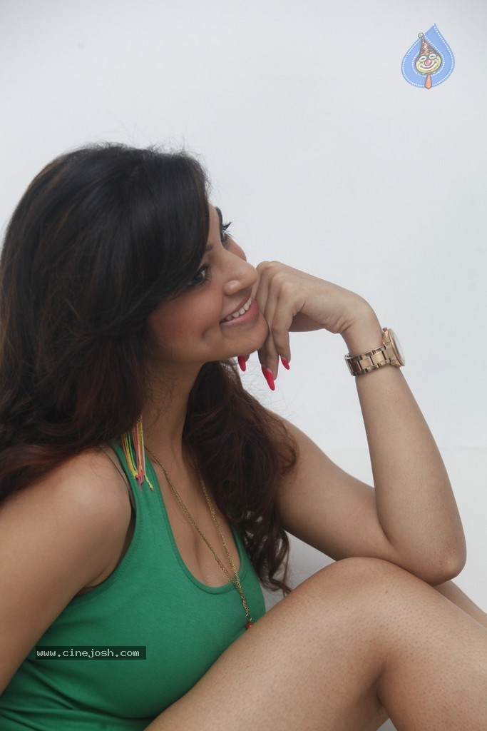 Shilpi Sharma Hot Gallery - 135 / 178 photos