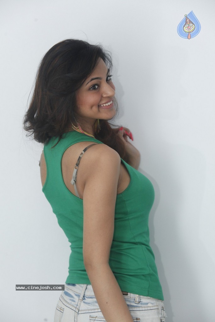 Shilpi Sharma Hot Gallery - 144 / 178 photos